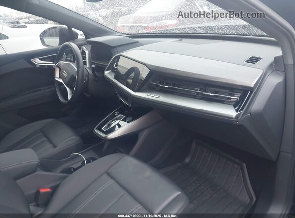 WA1KUBFZ2RP063694 2024 AUDI Q4 Black Սալոնի դիմացի տեսք