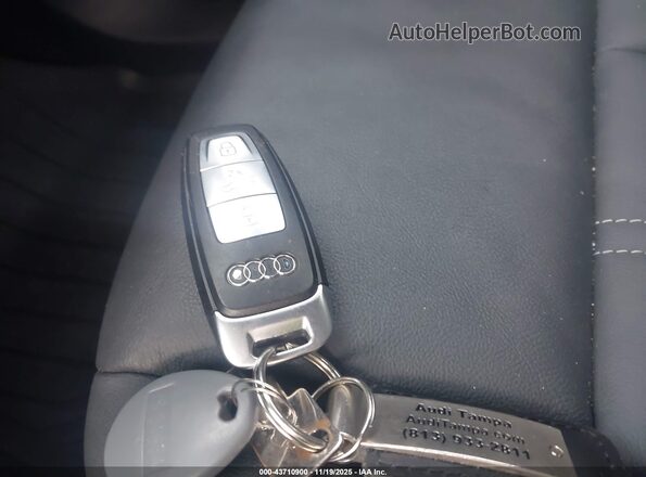 WA1KUBFZ2RP063694 2024 AUDI Q4 Black Առջևի վահանակի տեսք