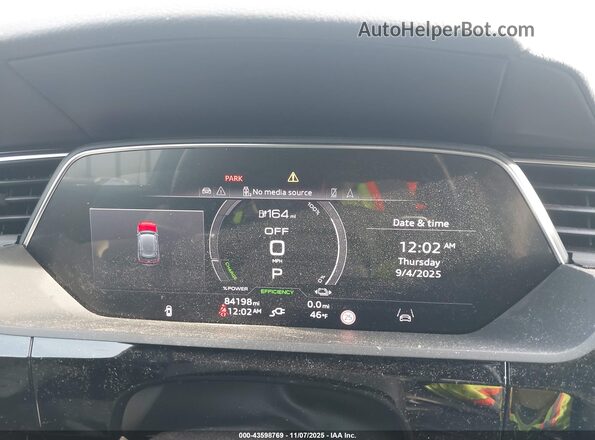WA1LAAGE6MB022462 2021 AUDI E-TRON White Հետևի նստատեղերի տեսք