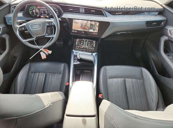 WA1LAAGE6NB011026 2022 AUDI E-TRON Black Vista del salpicadero
