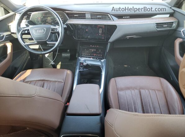 WA1LAAGE7KB021446 2019 AUDI E-TRON Черный Вид панели приборов