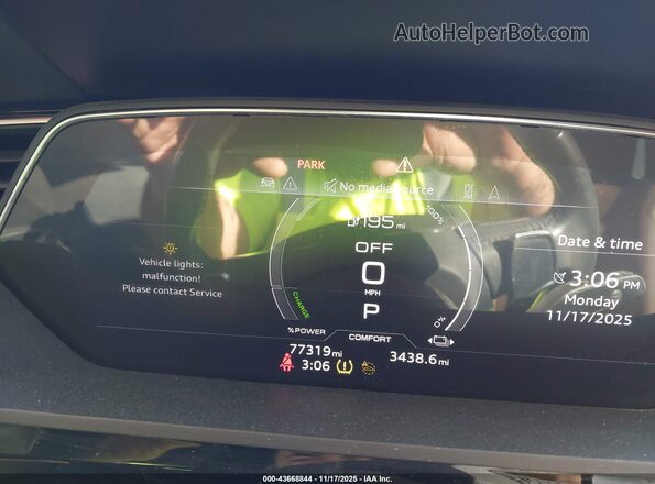 WA1LAAGE9MB024822 2021 AUDI E-TRON White Widok tylnych siedzeń