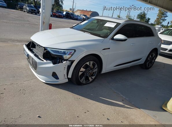 WA1LAAGE9MB024822 2021 AUDI E-TRON White Przód lewy
