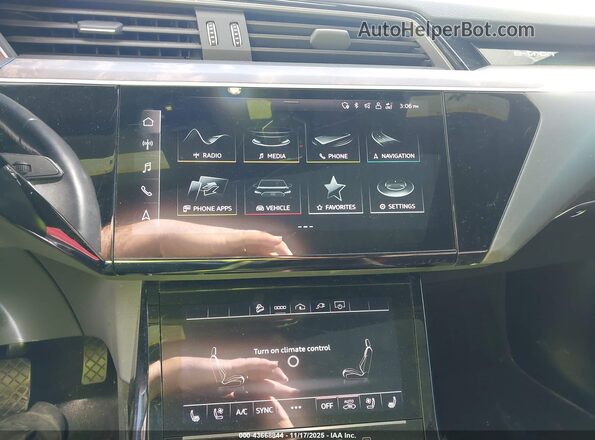 WA1LAAGE9MB024822 2021 AUDI E-TRON White 