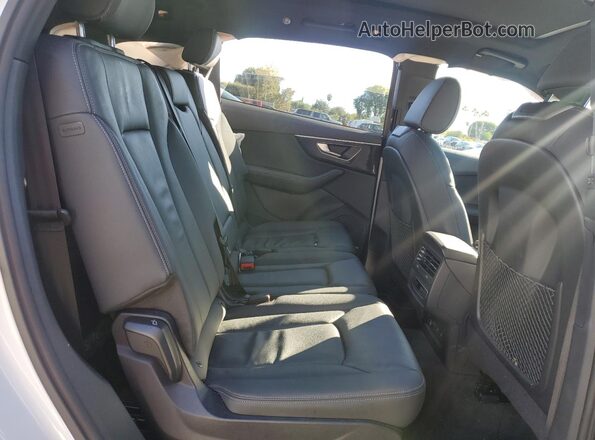 WA1LCBF75SD005060 2025 AUDI Q7 White Widok wnętrza z tyłu