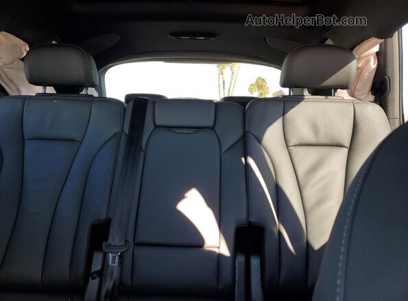 WA1LCBF75SD005060 2025 AUDI Q7 White Widok tylnych siedzeń