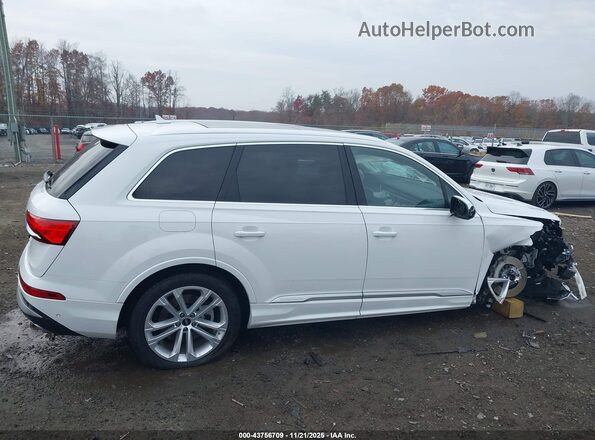 WA1LCBF7XSD001327 2025 AUDI Q7 White 360 interior view