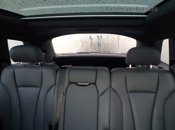 WA1LJAF73MD000135 2021 AUDI Q7 White Vista de los asientos traseros