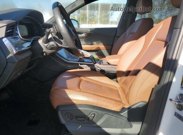 WA1LJBF70ND014503 2022 AUDI Q7 White Front interior view