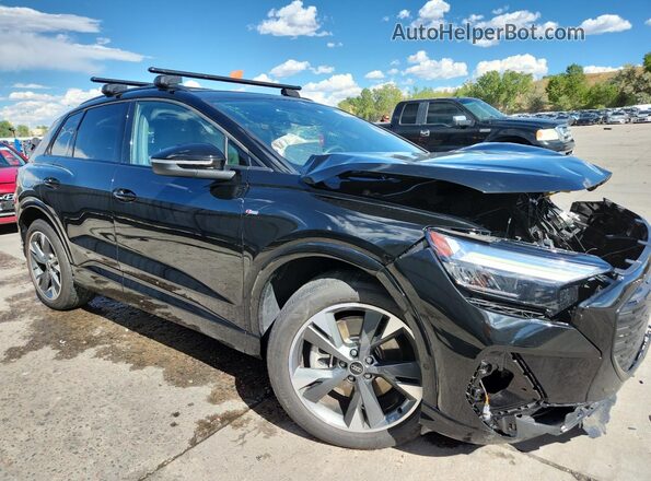 WA1LUBFZ4RP038025 2024 AUDI Q4 Black Передня права чверть