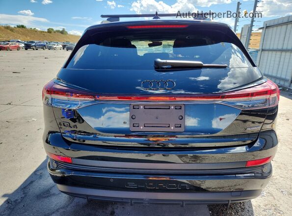 WA1LUBFZ4RP038025 2024 AUDI Q4 Black Вид ззаду