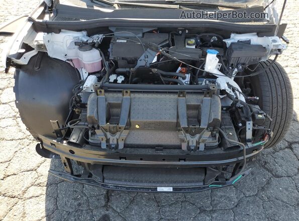 WA1LUBFZ5RP041760 2024 AUDI Q4 White Widok komory silnika