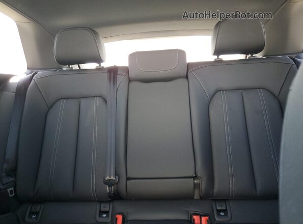 WA1LUBFZ5RP041760 2024 AUDI Q4 White Widok tylnych siedzeń