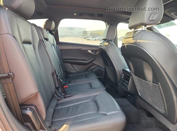 WA1LXAF77MD000833 2021 AUDI Q7 Silver Սալոնի հետևի տեսք