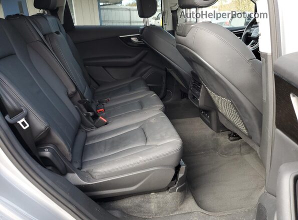 WA1LXBF77ND012780 2022 AUDI Q7 Silver Вид задньої частини салону