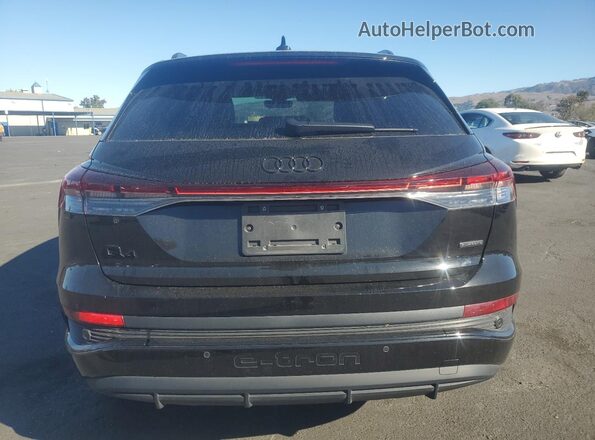 WA1MUBFZ1RP051562 2024 AUDI Q4 Black Widok z tyłu