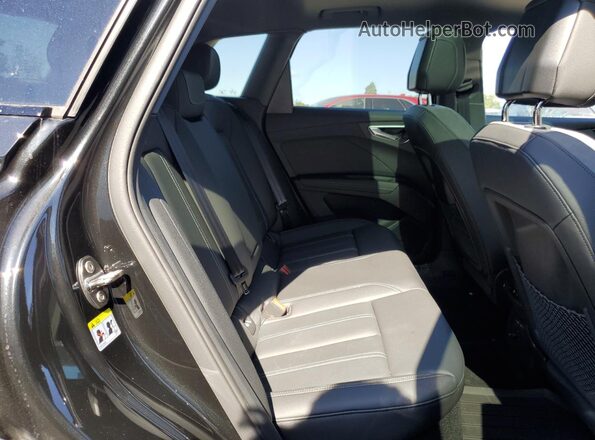 WA1MUBFZ8SP042797 2025 AUDI Q4 Black 
