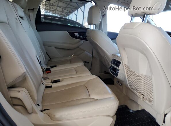 WA1VAAF75JD001789 2018 AUDI Q7 Black Հետևի նստատեղերի տեսք