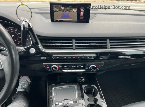 WA1VAAF75KD041145 2019 AUDI Q7 White Widok tylnych siedzeń