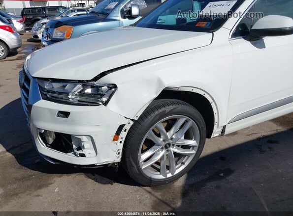 WA1VAAF7XHD029470 2017 AUDI Q7 White Front view