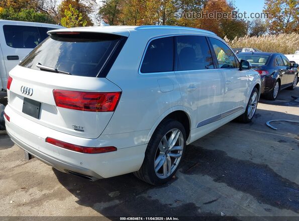 WA1VAAF7XHD029470 2017 AUDI Q7 White Rear right
