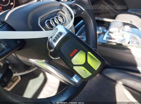 WA1VAAF7XHD029470 2017 AUDI Q7 White Dashboard view
