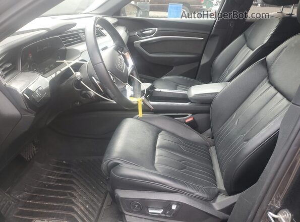 WA1VAAGE3KB006600 2019 AUDI E-TRON Серый Вид салона спереди
