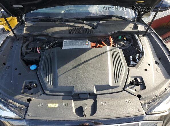 WA1VAAGE4KB017024 2019 AUDI E-TRON Black Vista del compartimento del motor