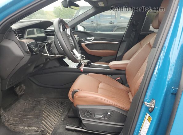 WA1VABGE1KB016001 2019 AUDI E-TRON Синий Вид салона спереди