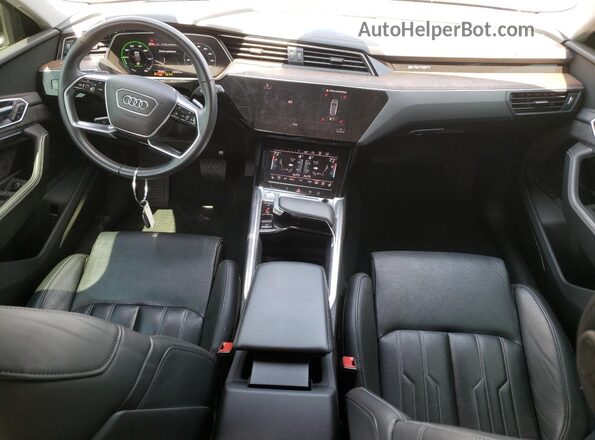 WA1VABGE3KB020566 2019 AUDI E-TRON Черный Вид панели приборов