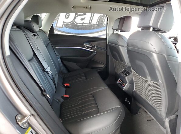 WA1VABGE8KB020661 2019 AUDI E-TRON Gray უკანა სავარძლების ხედი