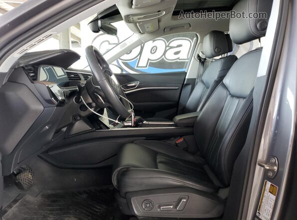 WA1VABGE8KB020661 2019 AUDI E-TRON Gray წინა სალონის ხედი