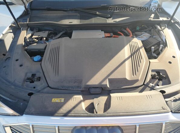 WA1VABGEXKB011296 2019 AUDI E-TRON White Engine compartment view