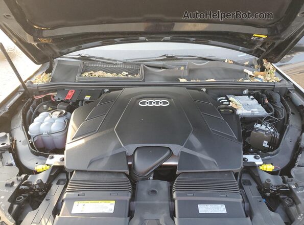WA1VXAF78LD006700 2020 AUDI Q7 Black Widok komory silnika