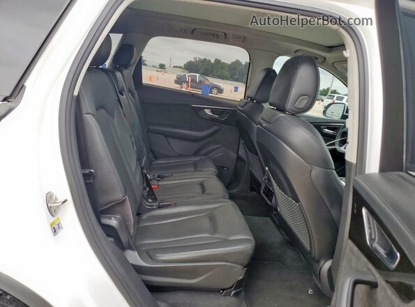 WA1VXBF71LD003627 2020 AUDI Q7 White Vista interior trasera