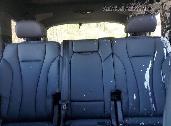 WA1WVBF75SD034887 2025 AUDI Q7 Black Rear seats view