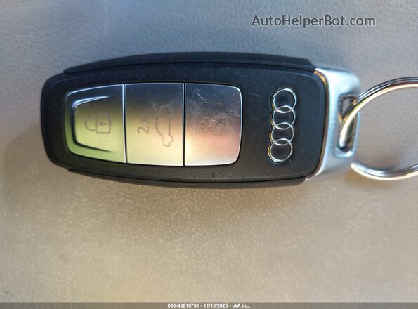 WAUAUDGY8PA084260 2023 AUDI OTHER Белый Вид панели приборов