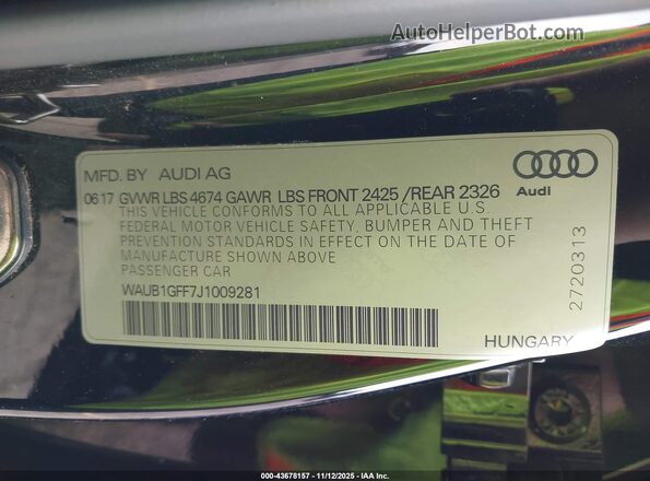 WAUB1GFF7J1009281 2018 AUDI S3 Black Widok komory silnika