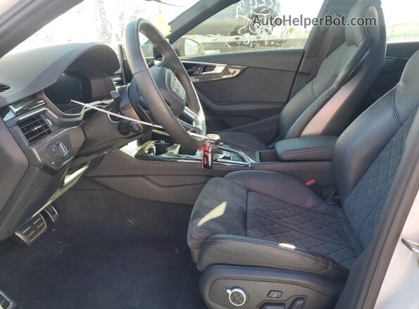 WAUB4AF46PA010658 2023 AUDI S4 White Vista interior delantera