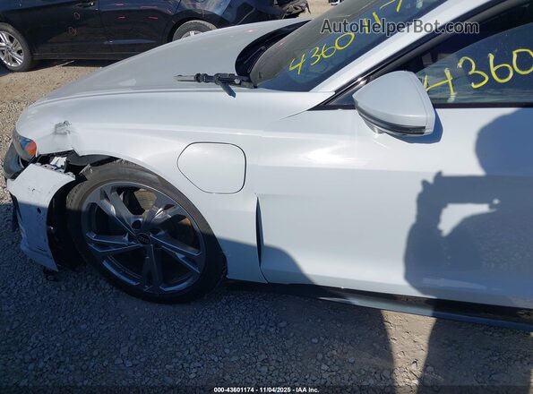 WAUDJBFW8R7002070 2024 AUDI E-TRON White Սարքավորումների վահանակի տեսք