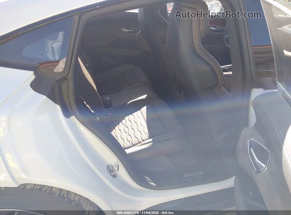 WAUDJBFW8R7002070 2024 AUDI E-TRON White VIN կոդի պիտակի տեսք