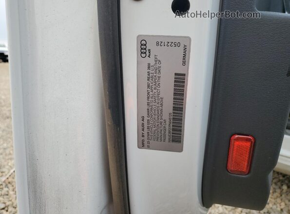 WAUE3BF27PN045125 2023 AUDI OTHER White Vista del compartimento del motor