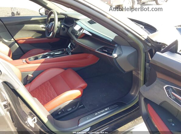 WAUEJBFW3P7002169 2023 AUDI E-TRON Black Widok wnętrza z przodu