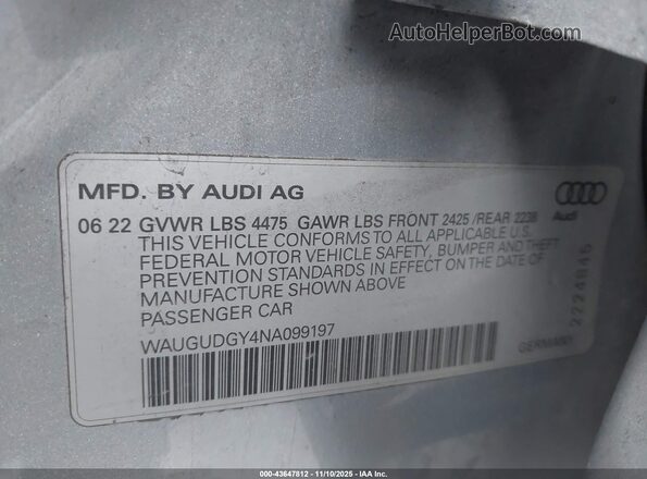 WAUGUDGY4NA099197 2022 AUDI OTHER Silver Vista del compartimento del motor