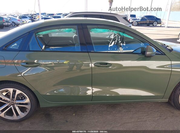 WAUGUDGY9SA109296 2025 AUDI OTHER Green Вид задньої частини салону
