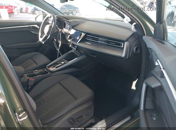WAUGUDGY9SA109296 2025 AUDI OTHER Green Вид салону спереду
