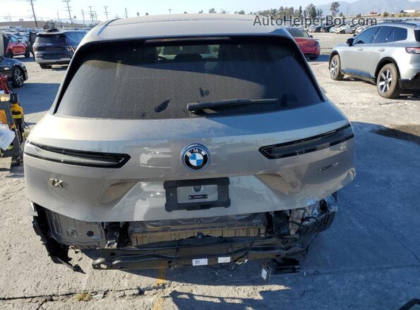 WB523CF03RCR16574 2024 BMW IX Gray უკანა ხედი