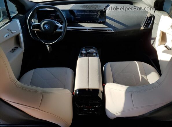 WB523CF03RCR16574 2024 BMW IX Gray წინა პანელის ხედი
