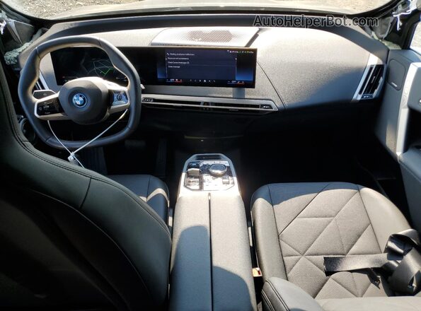 WB523CF04RCN74259 2024 BMW IX Gray Вид панелі приладів