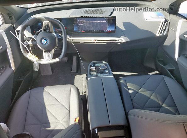 WB523CF07SCU70631 2025 BMW IX White Dashboard view